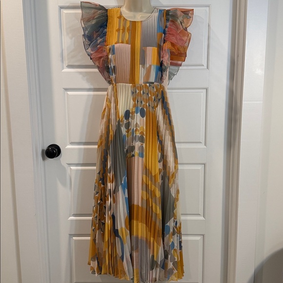 PANKAJ & NIDHI Norma Pleated Maxi Dress 4P - Picture 6 of 13